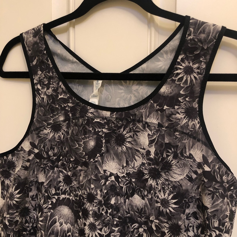 Lululemon Split Singlet Tank Top Flowabunga Flora… - image 4
